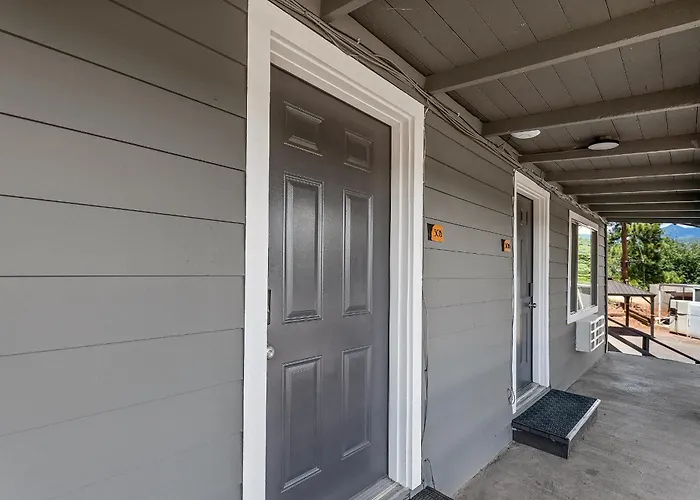 Apartment Venture At Route 66 Flagstaff