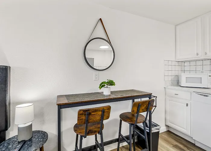 Apartment Venture At Route 66 *
