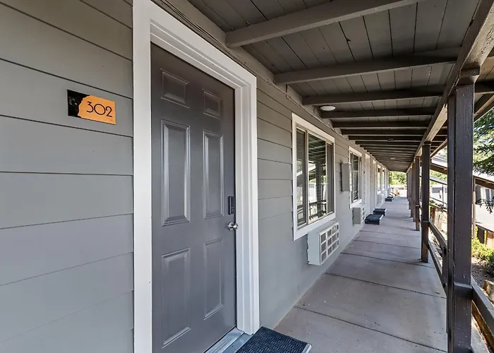 Apartment Venture At Route 66 Flagstaff